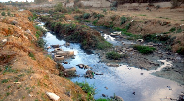 Persiste contaminación en zona de desastre ambiental