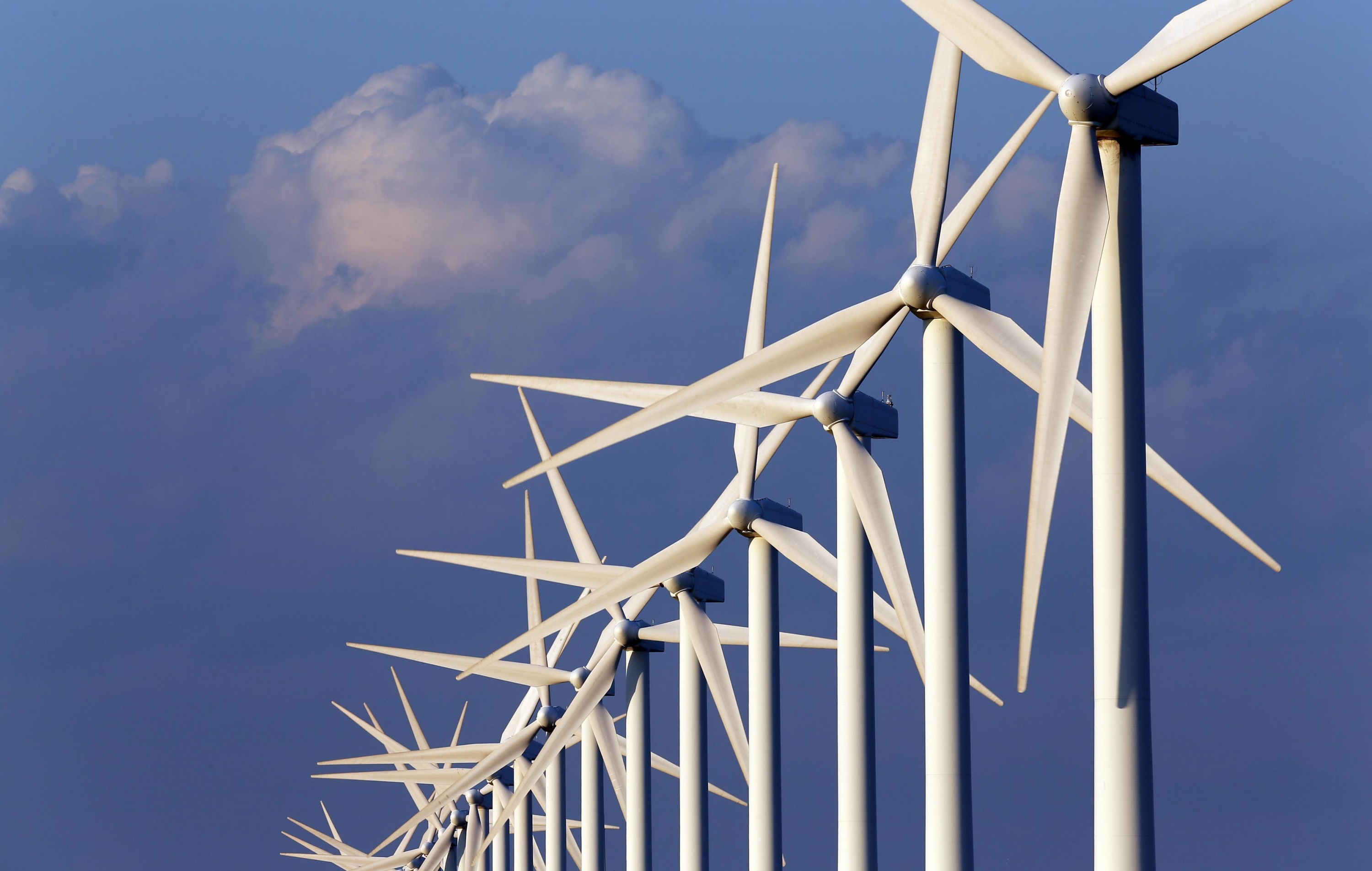 Un ejemplo para copiar: En uruguay casi el 100% de la energía utilizada es limpia