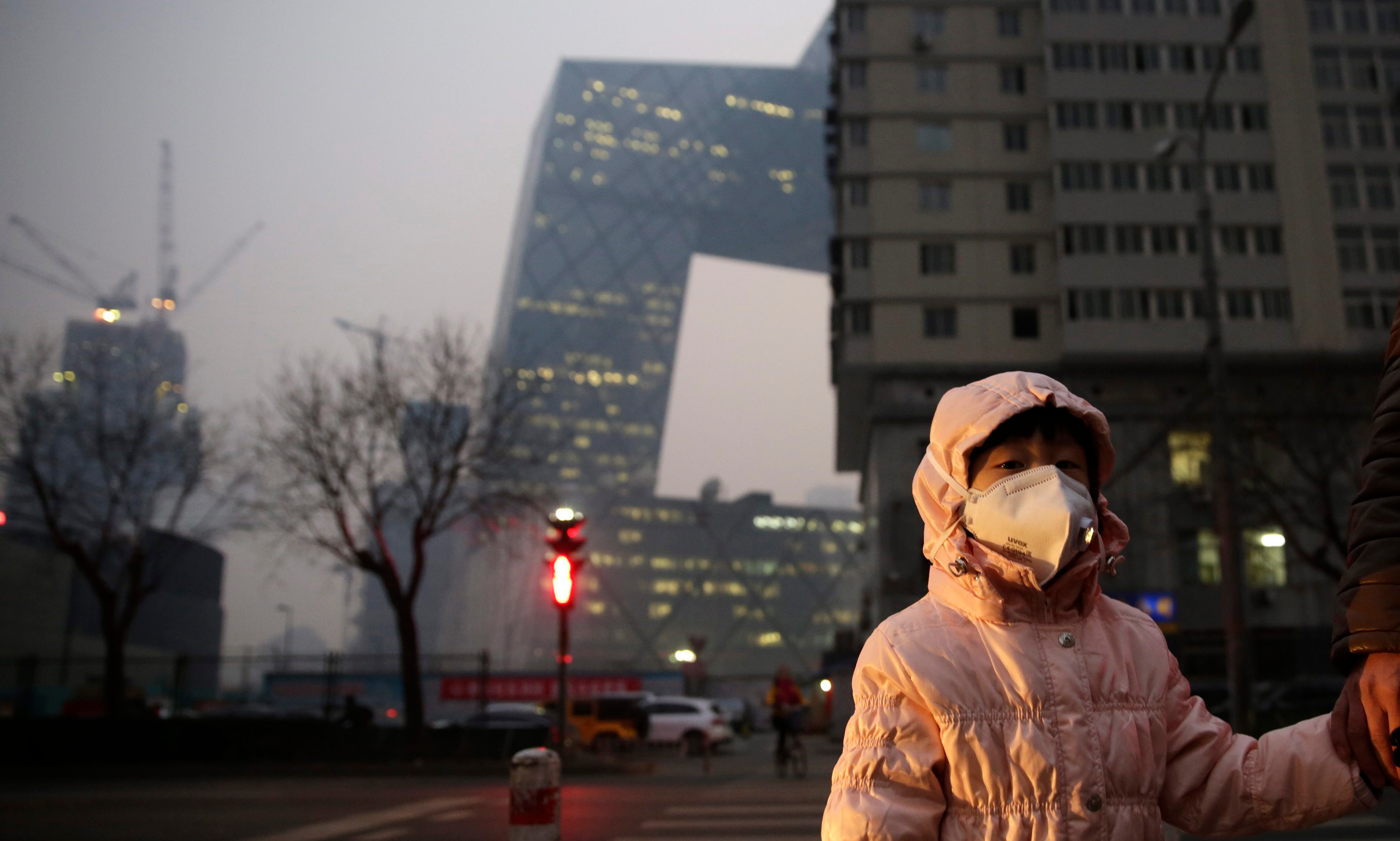 Beijing emite por primera vez el alerta roja por contaminación ambiental